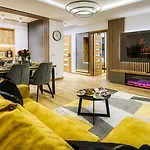 Апартаменты Onholiday Vip - Zrodlo Izery - Strefa Saun & Family Przy Gondoli *